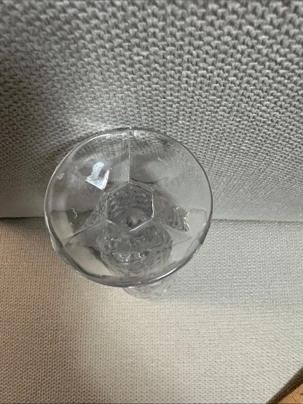 Clear Cut-Pattern Bud Vase – Elegant Crystal-Style Accent